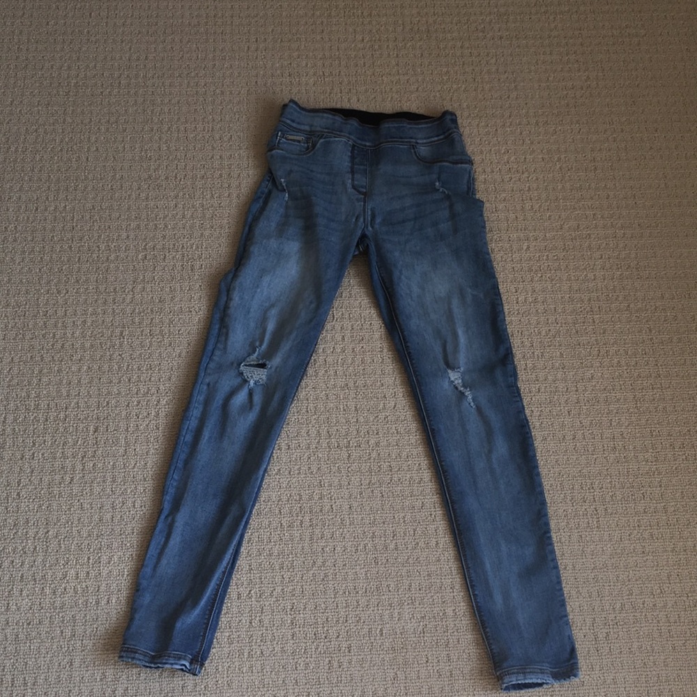 Coco and Carmen skinny jeans w/ elastic waistband